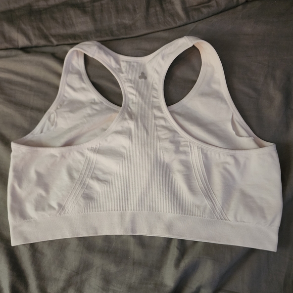 Tek Gear® Seamless Low-Impact Sports Bra - Picture 2 of 3